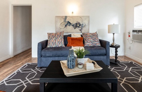 Downtown Redlands Apartamento | Chill · Charm · Deluxe Duplex · 节省每月住宿费用