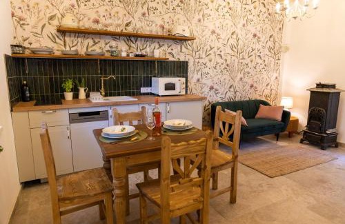 Eger Apartamento | Chillinn Rosé Cottage Eger