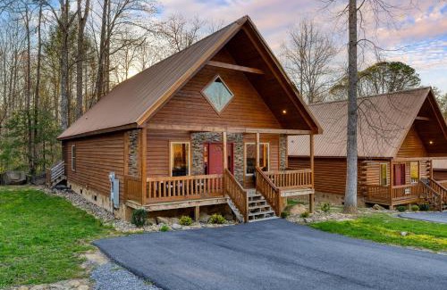 White Oak Lodge Casa | Chilln in the Smokies by AvantStay Hot Tub Foosball Pool Gym Tennis Access