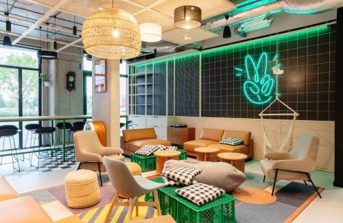 Warsaw Apartamento | Chillout Dorm Warszawa by BookingHost