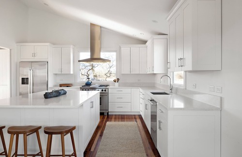 Chilmark Casa | Chilmark 4-bedroom house with WiFi, AC. Private South Shore Beach + Pond, Pets.