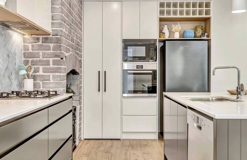 Birkenhead Cabaña | Chimney Cottage Family Gem where Beach meets Port