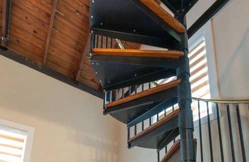Lambertville Casa | Chimney Hill - 03) Second Floor Suite 3