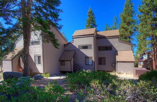 Zephyr Cove Condominio | Chimney Rock Condo 3 Bedroom Condo by RedAwning