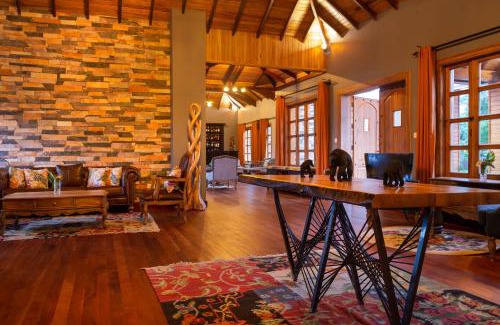 Fort Portal Cabina | Chimpundu Lodge
