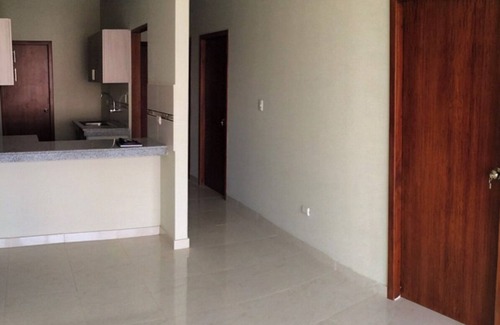 Salinas Apartamento | Chipipe Salinas Beachfront Apartment w/ Parking
