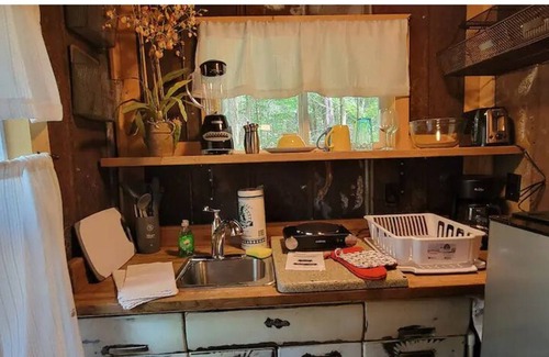 Suches Cabaña | Chipmunk Chalet Tinyhome, nestled in the Chattahoochee National Forest w/hot tub