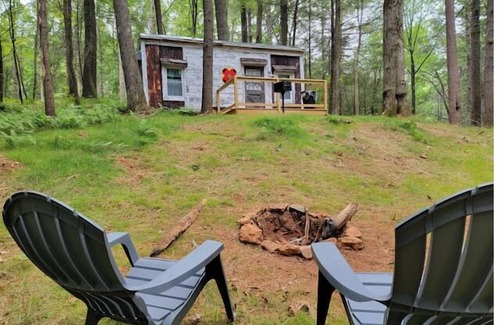 Suches Cabaña | Chipmunk Chalet Tinyhome, nestled in the Chattahoochee National Forest w/hot tub