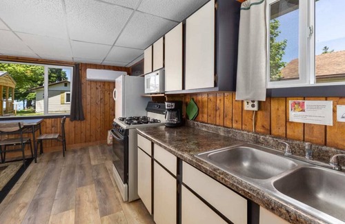 Chippewa Lake Cabina | Chippewa Bluffs Resort - 2BR 2BA Cabins
