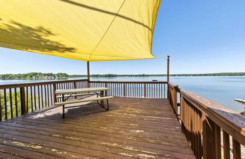 Chippewa Lake Casa | Chippewa Bluffs Resort Combined 3BR 3BA Cabins