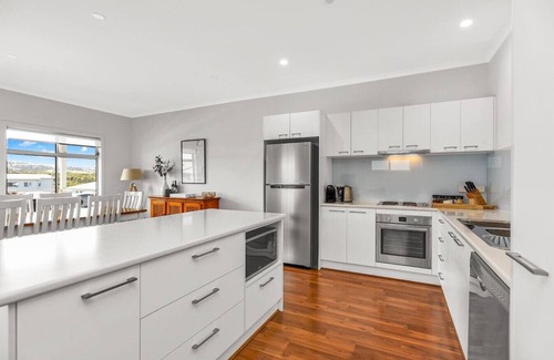 Hayborough Casa | Chiton Views - 19A Albatross Ave, Chiton
