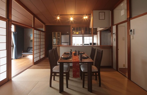 Kita Ward Casa | Chitose|5 min. from station|Spacious old house that feels like home|Max 7 people|Free parking|Garden with BBQ|Kurashiki 10 min.