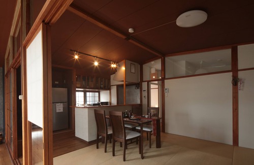 Kita Ward Casa | Chitose|5 min. from station|Spacious old house that feels like home|Max 7 people|Free parking|Garden with BBQ|Kurashiki 10 min.