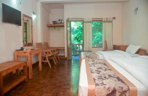 Sauraha Hotel | Chitwan Paradise Hotel