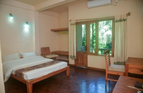 Sauraha Hotel | Chitwan Paradise Hotel