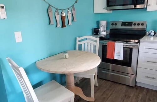 Geneva-on-the-Lake Apartamento | Chloe's Cove at Christopher's Dockside
