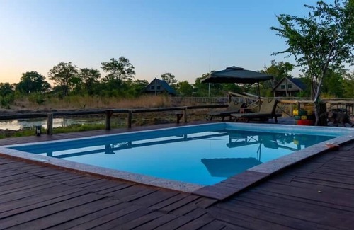 Chobe District Cabina | Chobe Mupani Forest Lodge
