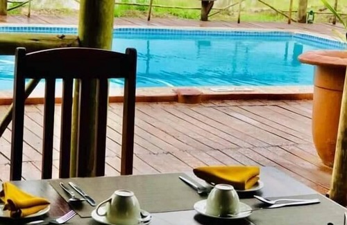 Chobe District Cabina | Chobe Mupani Forest Lodge