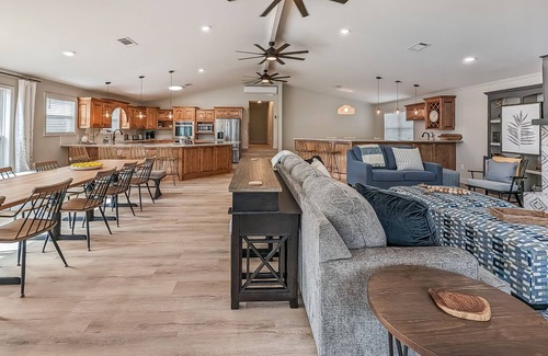 Clinton Casa | Choctaw Bay Getaway ~ lakefront + pool