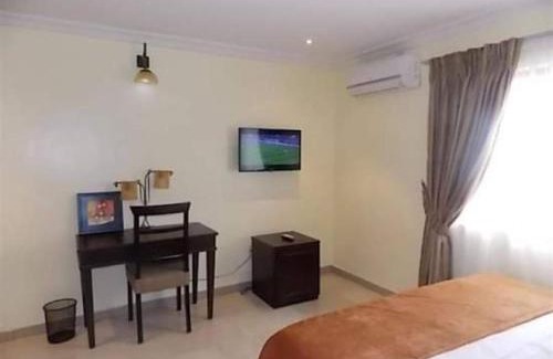 Ikeja Cabina | Choice Suites 111 - Diplomat
