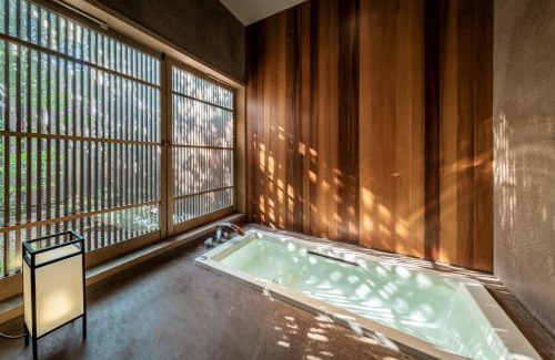 Sannenzaka Ninenzaka Casa | Choya Chawanzaka Machiya House