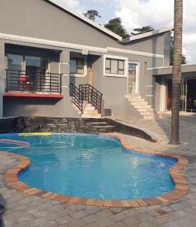 Greater Johannesburg Metropolitan Area Casa | Chris Guest House