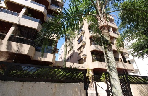 Jardim Sao Miguel Apartamento | CHRISTMAS AND NEW YEAR'S EVE AVAILABLE. Spacious and airy, ideal for families. Guarujá Cove