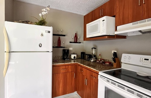 Barrio Santa Lucía Condominio | Jaco-Costa Rica. Fishing, surfing or relaxing...Stay in this amazing Condo!