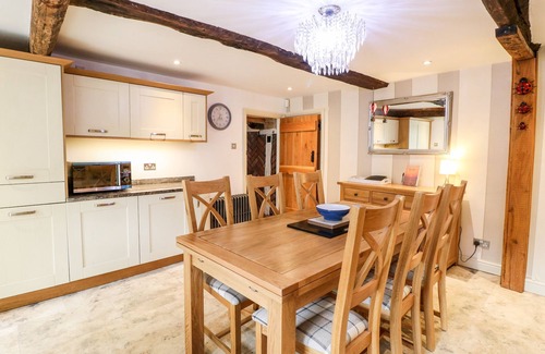 Alfreton Cabaña | CHRISTMAS COTTAGE, family friendly, with open fire in Shirland