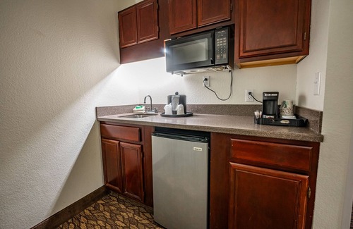 Chillicothe Hotel | Christopher Inn and Suites