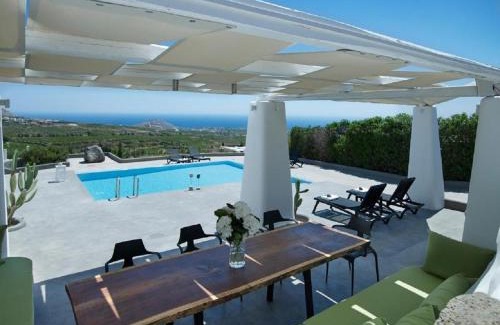 Santorini Hotel | Christou Estate & Villas