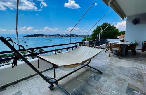 Porto Heli Apartamento | Chrysa's Dream - Dreamy Sea View at Spacious 3BR Apt in Porto Cheli