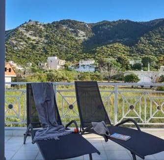 Salakos Villa | Chrysanthi Luxury Villa In Salakos, with Pool & Jacuzzi, Near Beach