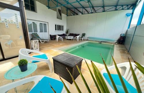 Chateauroux Casa | Chtx maison 7 pers jardin piscine