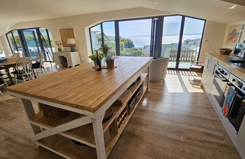 St. Mawes Cabaña | Chupra - sleeps 8 guests in 4 bedrooms