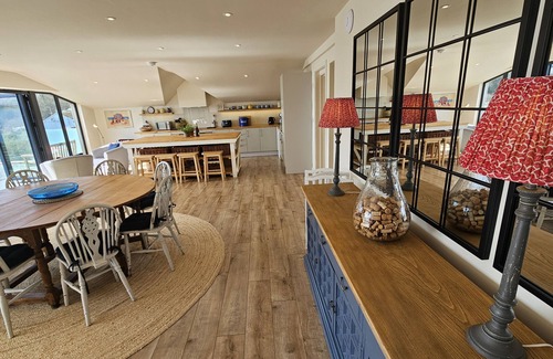 St. Mawes Cabaña | Chupra - sleeps 8 guests in 4 bedrooms