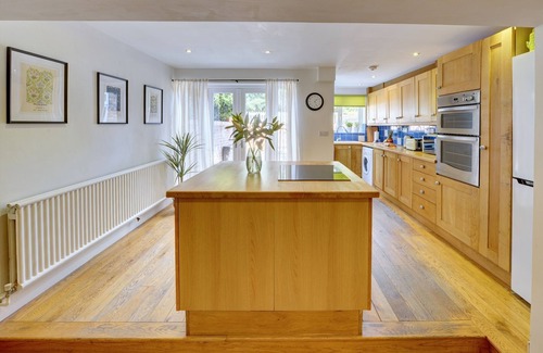 Warwick Town Centre Casa | Church Bells House - Townhouse in Central Warwick