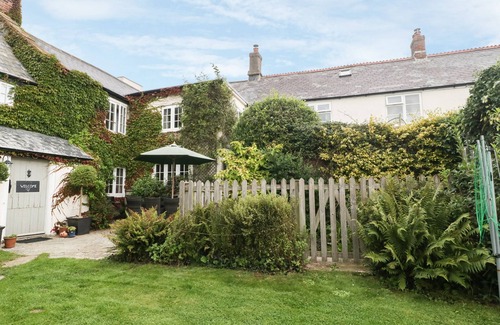 Winsham Cabaña | Church Farmhouse