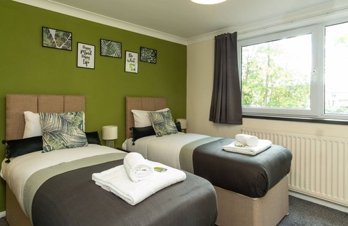 Wyken Casa | Church Lane - Spacious home with parking in Coventry