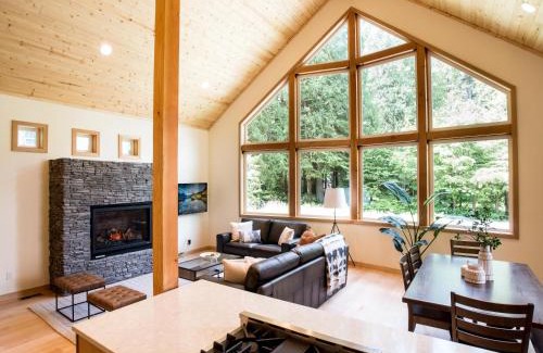 Glacier Casa | Church Mountain View Chalet