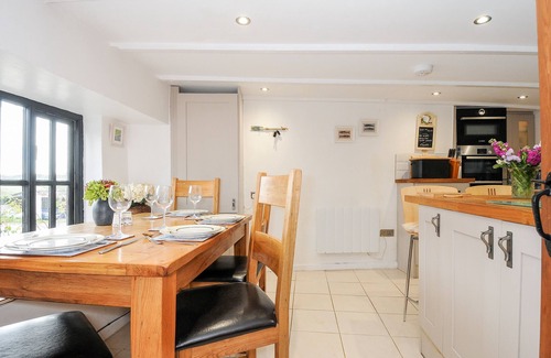 Lanreath Casa | CHURCH VIEW COTTAGE, pet friendly, with a garden in Pelynt