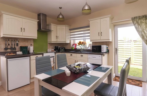 Mappleton Cabaña | CHURCH VIEW, pet friendly, character holiday cottage in Atwick