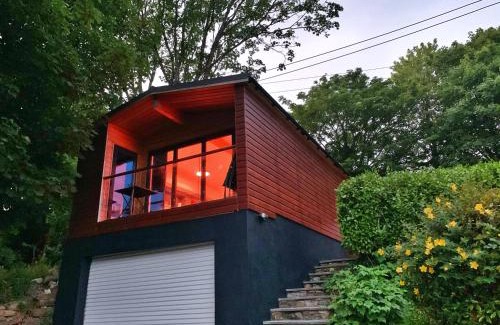 St. Agnes Casa | Chy Cos. South facing lodge with balcony & views.