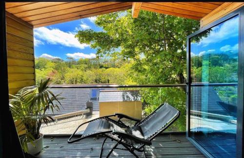 St. Agnes Casa | Chy Cos. South facing lodge with balcony & views.