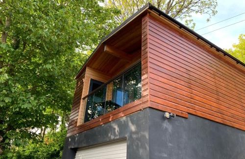 St. Agnes Casa | Chy Cos. South facing lodge with balcony & views.