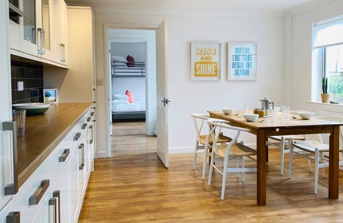 Trenance Casa | CHY DEWETHA, pet friendly, character holiday cottage in Mawgan Porth