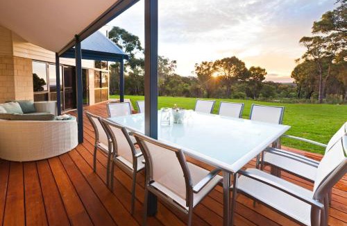 Yallingup Casa | Chynoweth - Scenic Views and Secluded Luxury