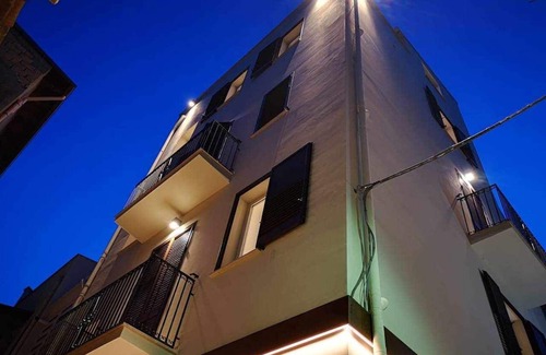 Alcamo Historic Center Apartamento | Cielo D'Alcamo vacation homes - Jester