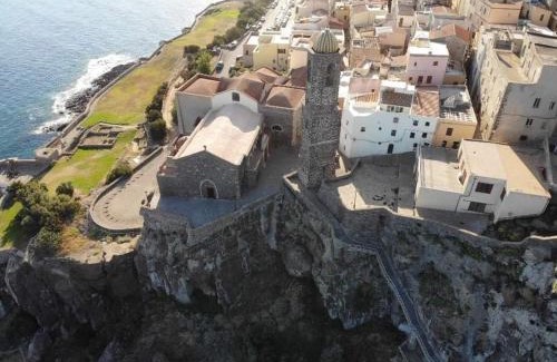 Castelsardo Apartamento | “CIELO E MARE”, CASETTA NEL CUORE DEL BORGO ANTICO/“SKY & SEA”, CHARMING IN THE HEART OF OLD VILLAGE