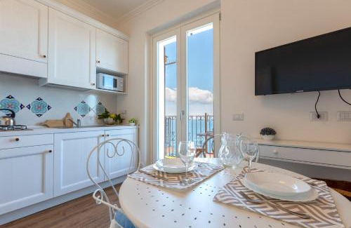 Castelsardo Apartamento | “CIELO E MARE”, CASETTA NEL CUORE DEL BORGO ANTICO/“SKY & SEA”, CHARMING IN THE HEART OF OLD VILLAGE